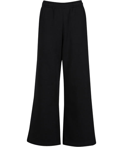 Women’s wide-leg sweatpants