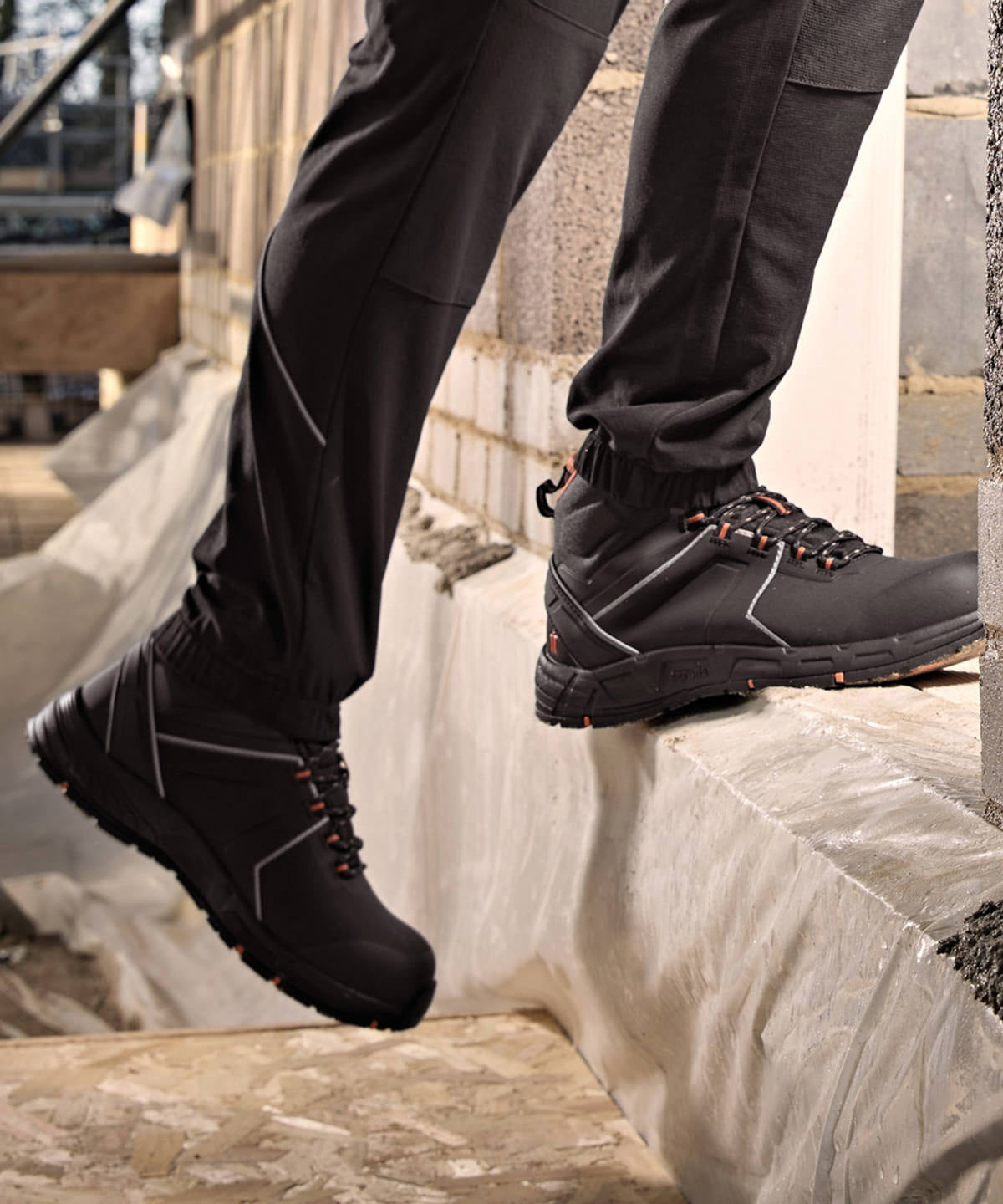 Coldwell light boots