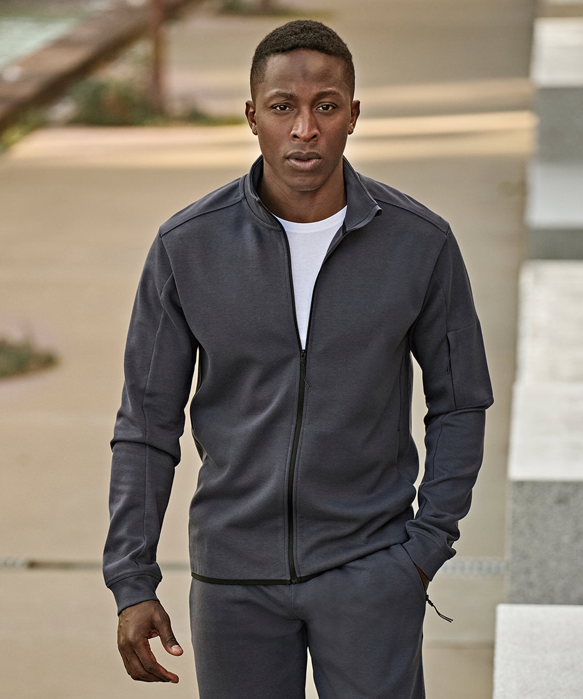 Athletic full-zip sweatshirt (5704)